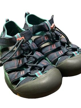 Girls Keen Summer Hiking Water Summer Shoes Size 4